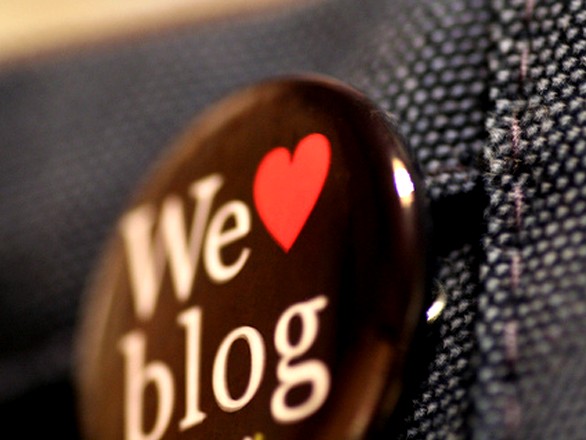 Why Should Small Business Websites Start Blogging? Why Should Small Business Websites Start Blogging?